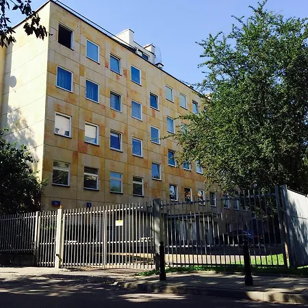 Daire Lovely Garden Flat Near Royal Park Varşova